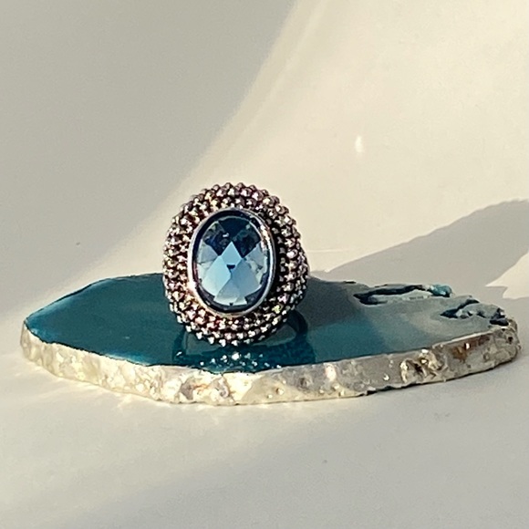 Silver plated and blue glass ring. Size 9. - Picture 5 of 10